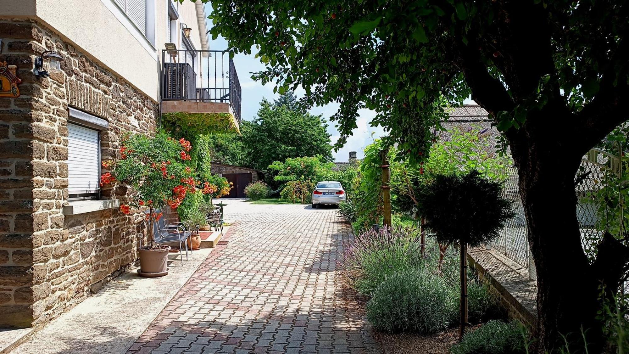 T.H.Ny Village Inn Cottage Tihany Zewnętrze zdjęcie