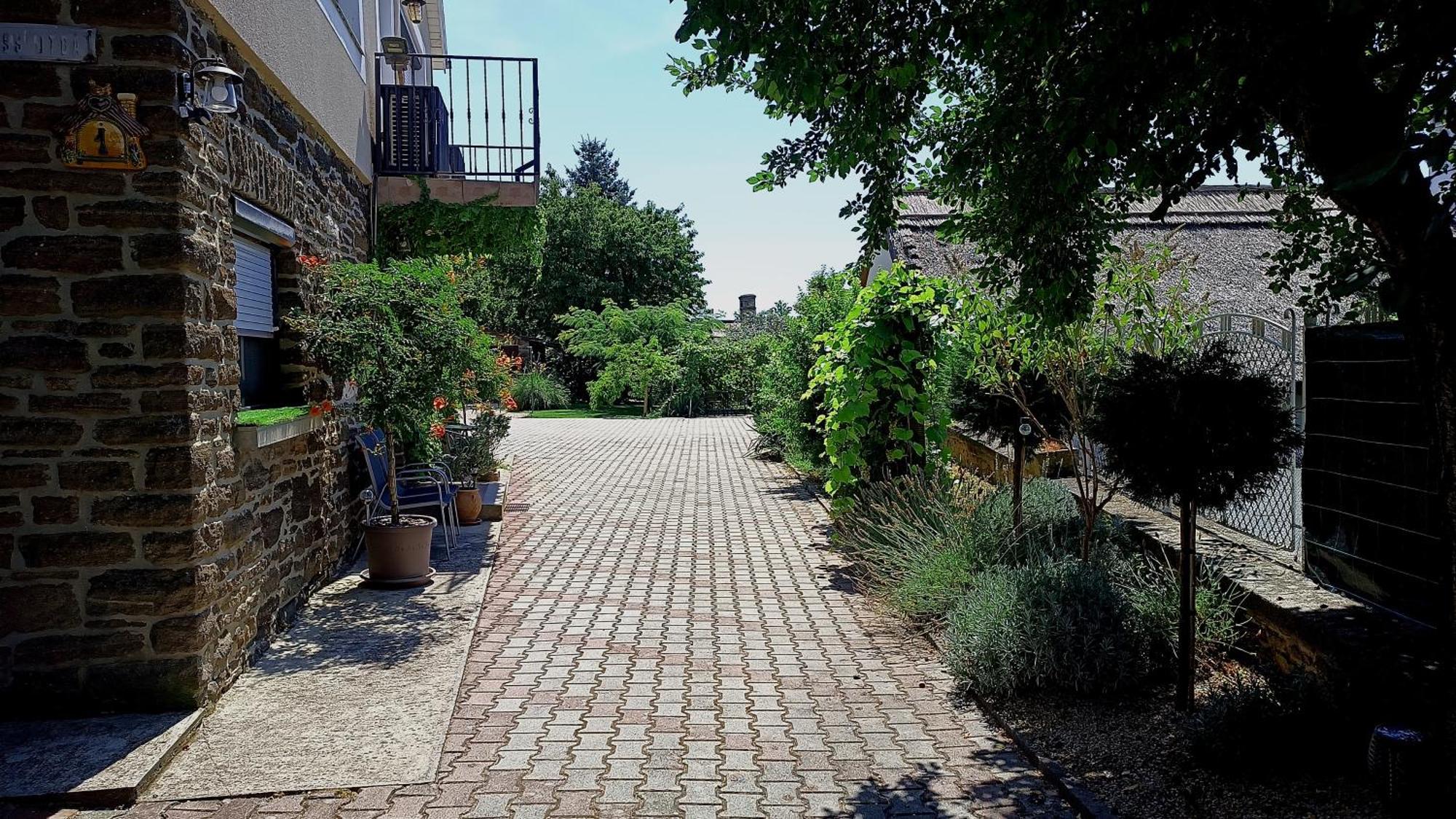 T.H.Ny Village Inn Cottage Tihany Zewnętrze zdjęcie